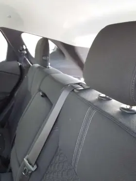 Chevrolet 7275596 Used Headrest Fits 2019 Blazer Grade A