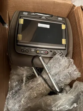 Gm 19244289 Revolution Series Rear Seat Entertainment System - Brand New Set